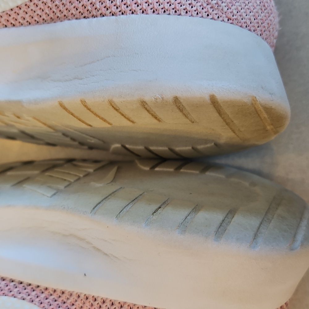 Nike Pink Shoes - Picture 8 of 13